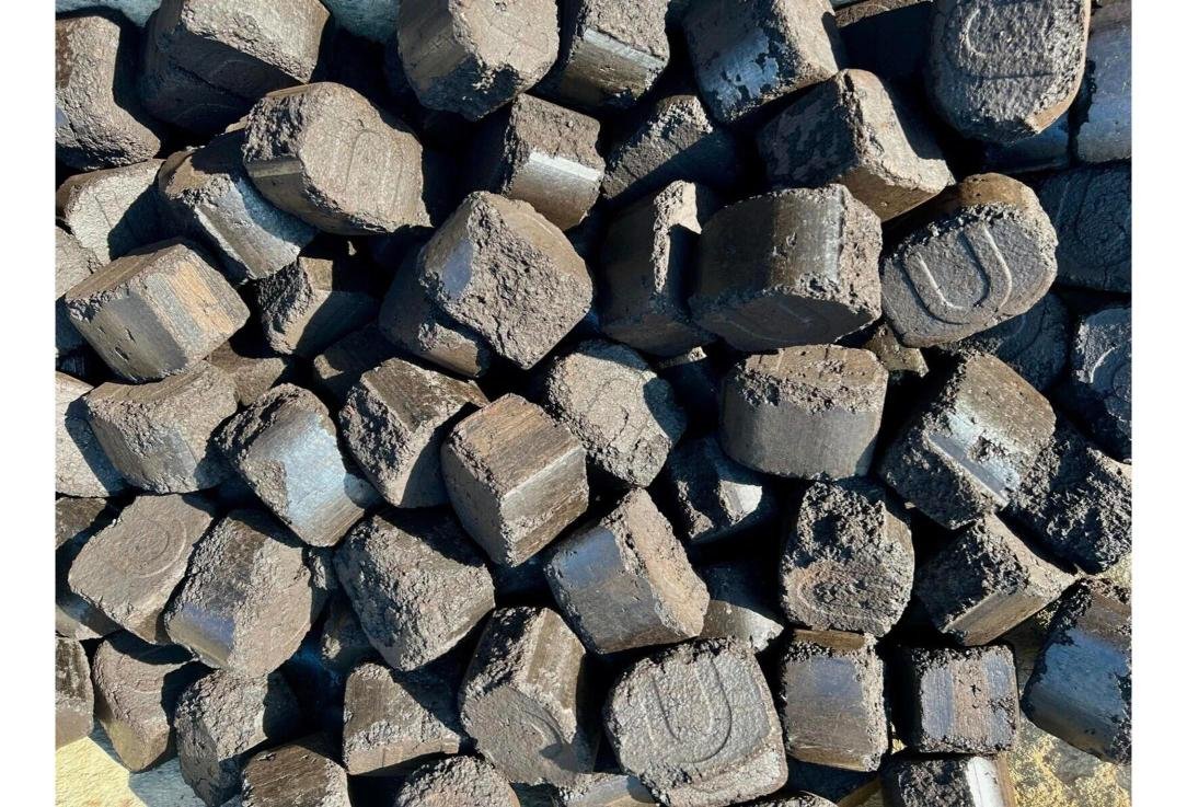 Kohle – 30 kg Briketts aus Braunkohle lose Kohlen Kaminbriketts Kohle, Produktansicht 1